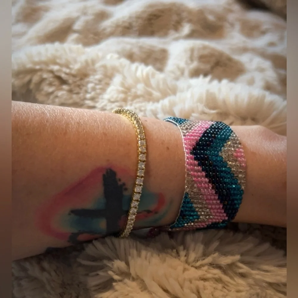 Women’s Multicolor Beaded Bracelet - Picture 6 of 6